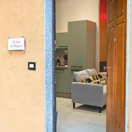 Lägenhet La Corte Del Melograno *